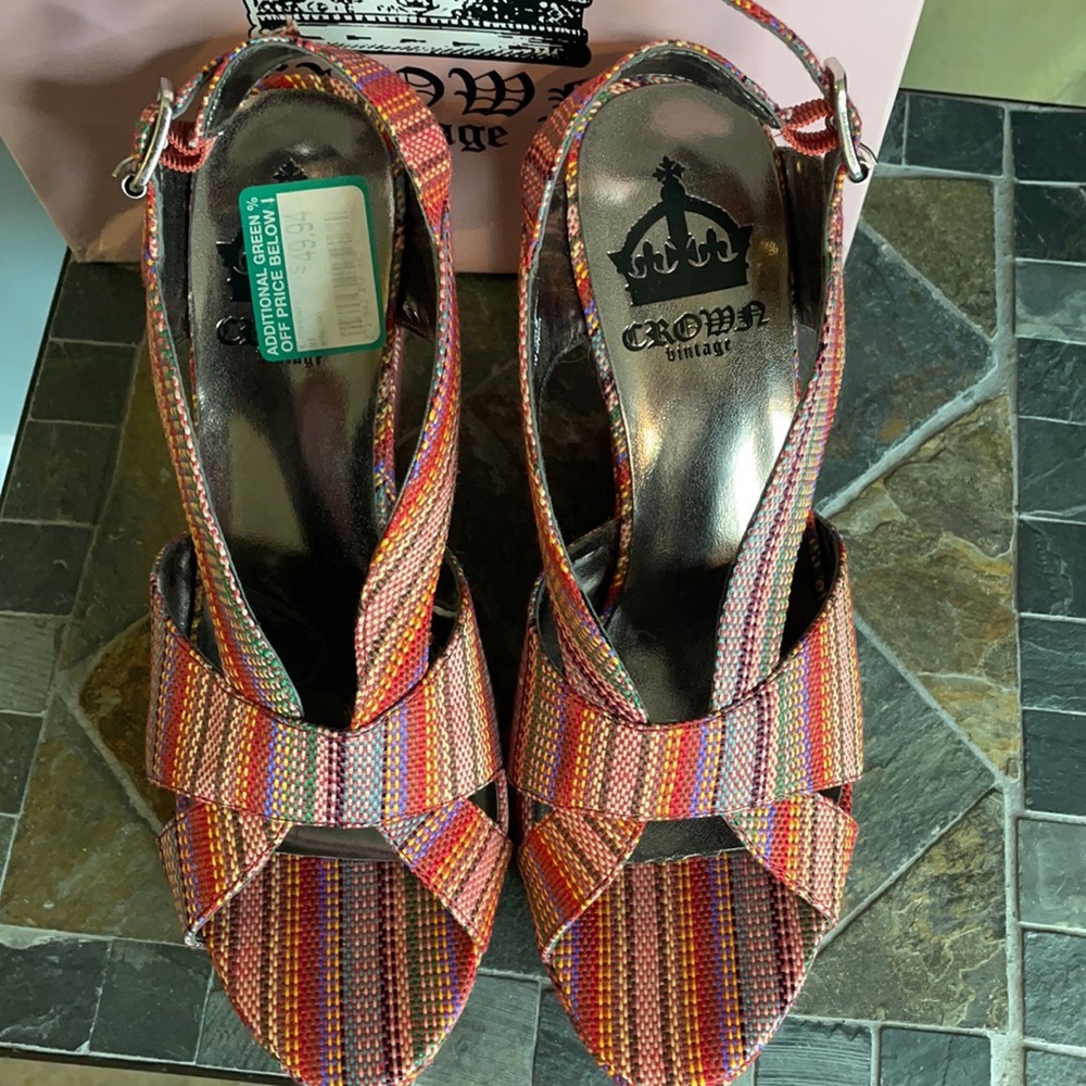 Crown Vintage Reservation Platform Wedge in Red Multistripe - Picture 2 of 10